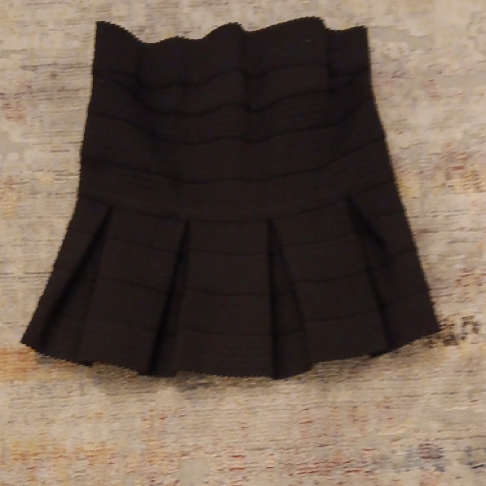Elegant Black Pleated Skirt